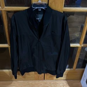 Pre-Owned Oakley Men fall mens jacket, size Medium in great condition.